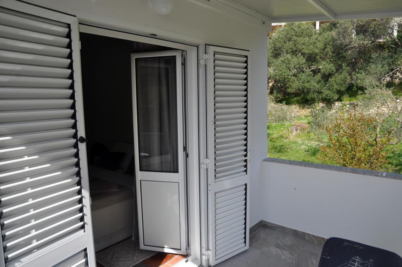 Rose Rooms At Island Of Rab Banjol Exterior photo
